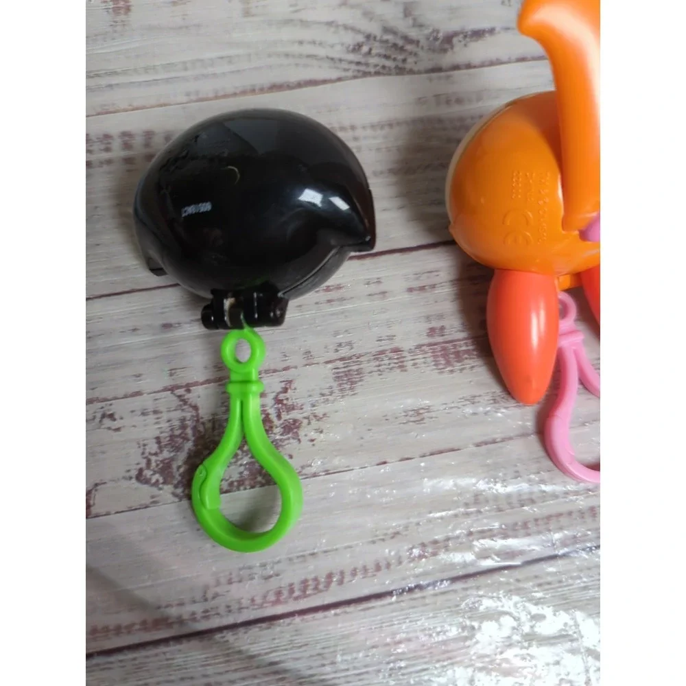 Powerpuff Flick Reveal Girls Keychains Cartoon Network Lot 2 Blossom/Buttercup